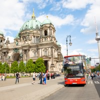 Hop-on Hop-off Bus Berlin + Green Spree Cruise