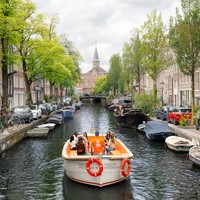 Open Boat Cruise + Traditional Dutch Breakfast