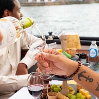 Wijn & Kaas Rondvaart in Amsterdam