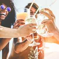 Bols x LOVERS: Ultieme luxe cocktailcruise voor SAIL Amsterdam 2025
