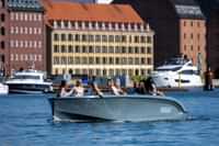 RED Sightseeing bus 24h - 1-hour GoBoat Guided Harbor Boat Tour