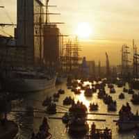 SAIL Evening Cruise – Enjoy the Fireworks with a Glass of Bubbles