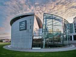 Van Gogh Museum must see new exhibition