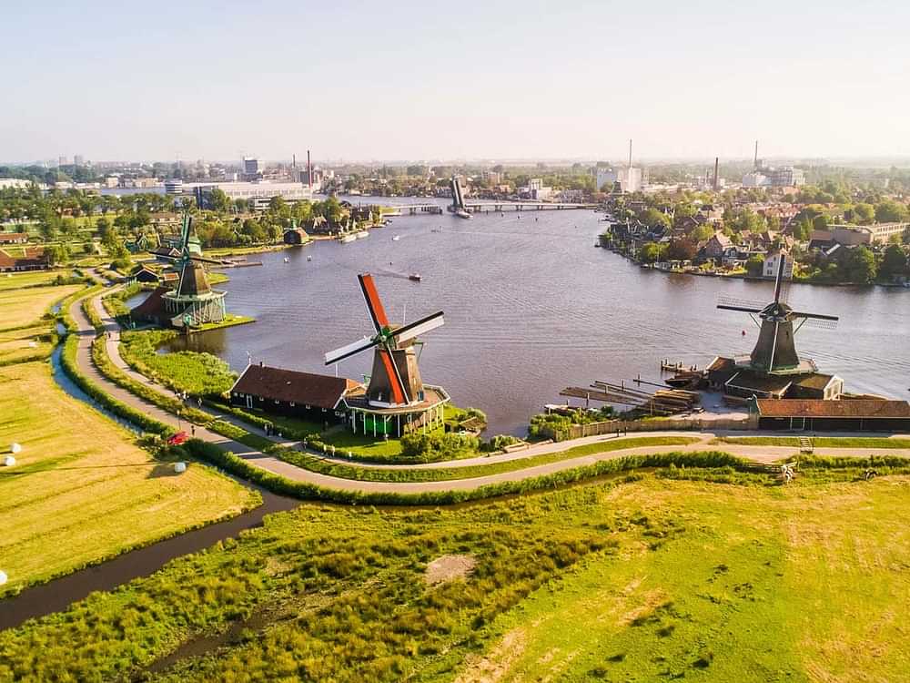 Discover the windmills in and around Amsterdam