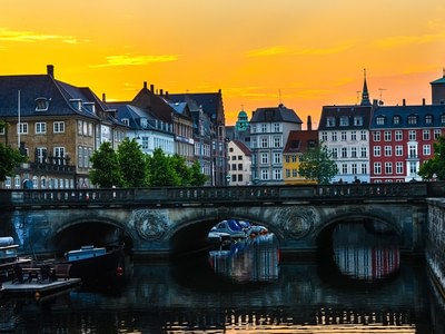 Copenhagen canal and colored houses