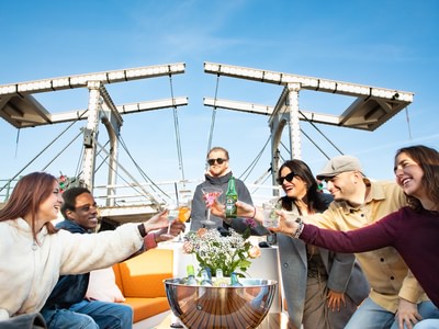 Lovely Cruises cheers skinny bridge 1000x750