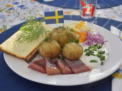 Midsummer meal Sweden 1000x750