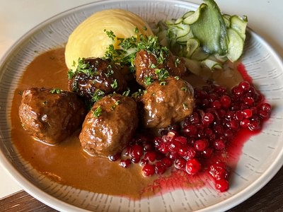 Swedish food kottbullar 1000x750
