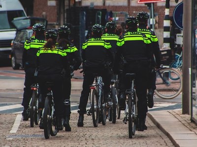 Bike cops in amsterdam fwzjhwvv