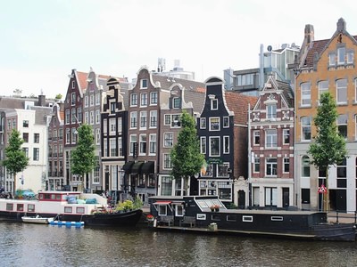 Canal houses iezhiccc
