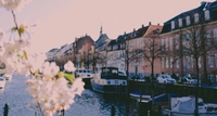 https://api.tours-tickets.com/media/zacfndjt/copenhagen-christianshavn-in-spring.jpg?anchorcenter&modecrop&width1270&height680&rnd133136759596830000&formatwebp