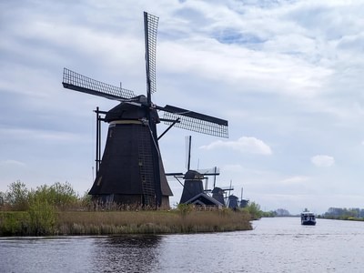 Kinderdijk windmills 4uplz4hm