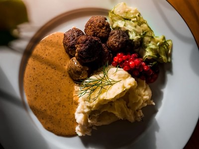 Lingonberries with meatballs ap1poczk