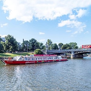RED Sightseeing Stockholm Hop-on Hop-off bus  boat