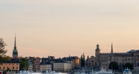 https://api.tours-tickets.com/media/p3zbddtv/stockholm-summer-golden-hour.jpg?center0.57462686567164178,0.5&modecrop&width1270&height680&rnd133136889903500000&formatwebp