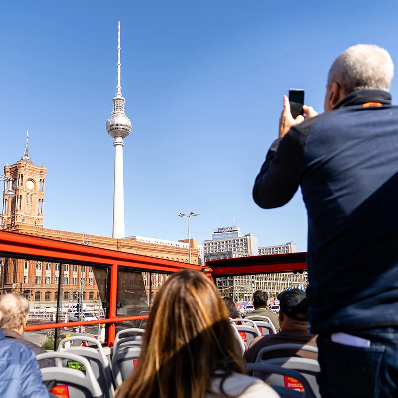 Hop-On Hop-Off Berlin 2 Routes - West and East Berlin – afbeelding 3